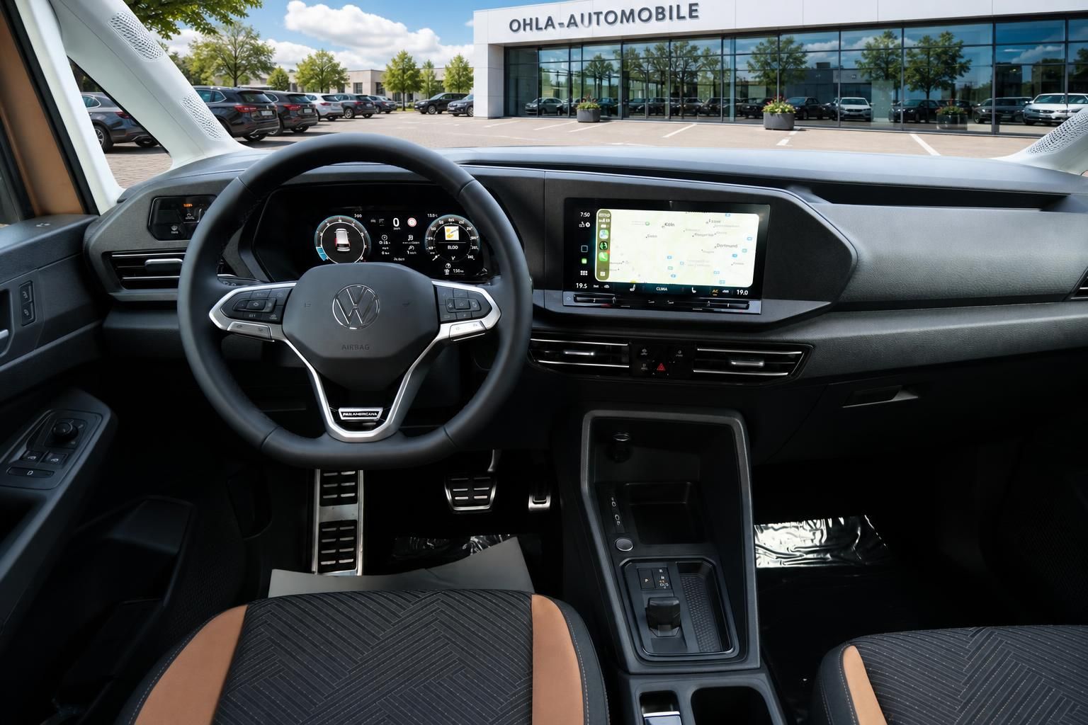 VW Cockpit mit Lenkrad, Digitalanzeige und Navigationssystem