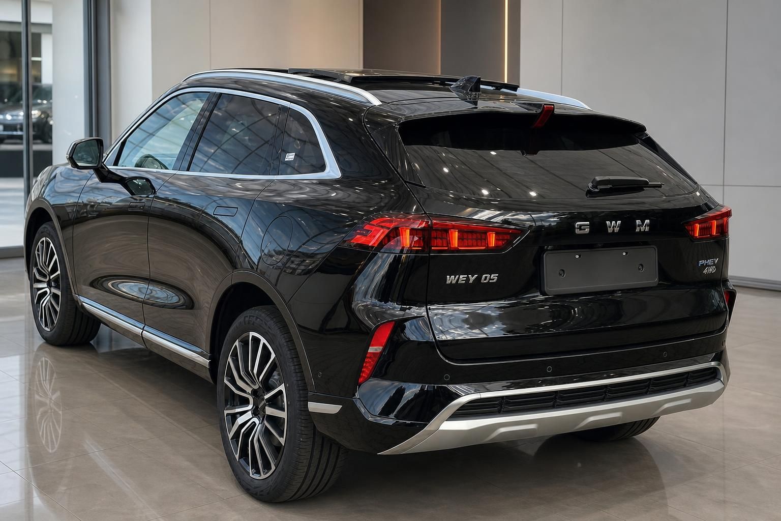 GWM Wey 05 PHEV 4WD schwarz Heckansicht seitlich im Showroom