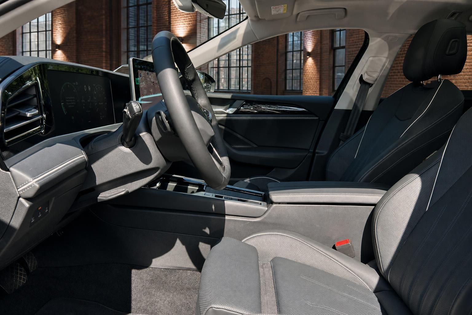 VW Passat Fahrersitz und Cockpit im Detail mit Lederausstattung