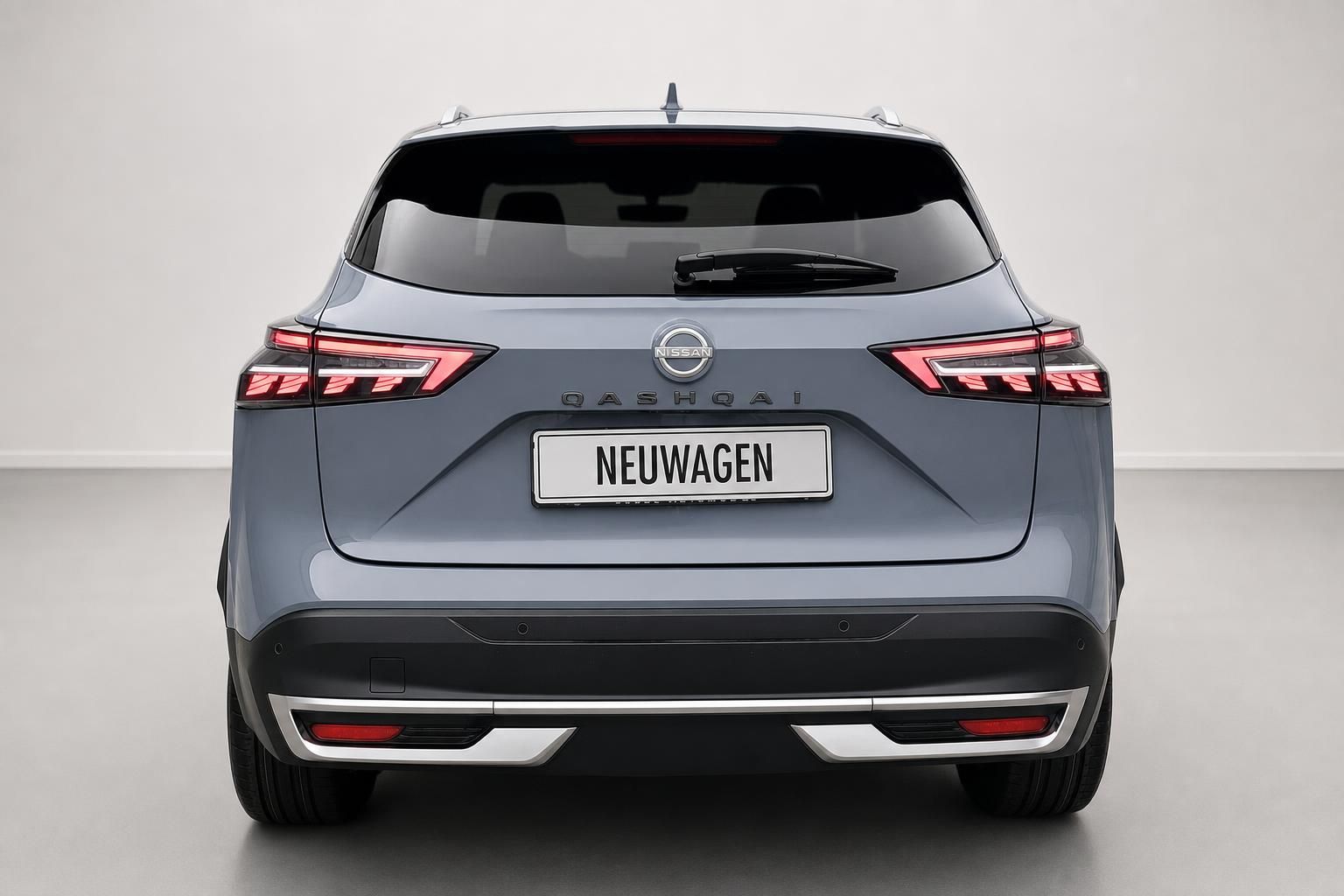 Nissan Qashqai grau-blau, Heckansicht mit Kennzeichenhalter Neuwagen