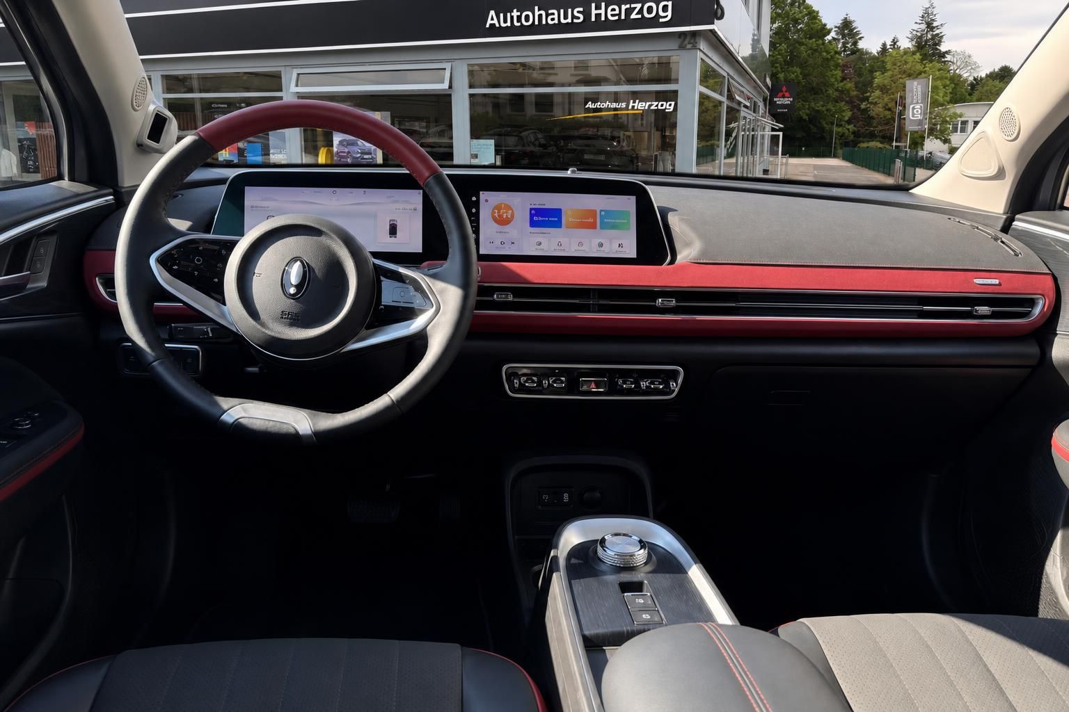 GWM Ora 03 Cockpit Lenkrad und Multimedia Display