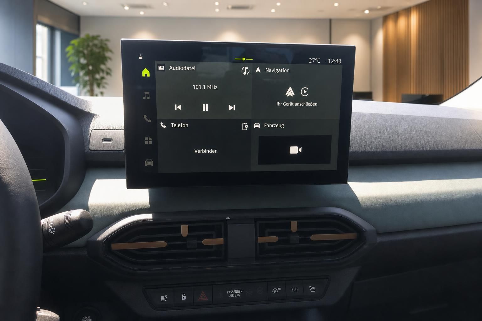 Dacia Touchscreen Infotainmentsystem mit Navigation und Mediensteuerung