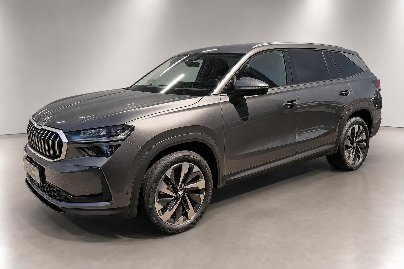Skoda Kodiaq Neuwagen Frontansicht schraeg in braun metallic