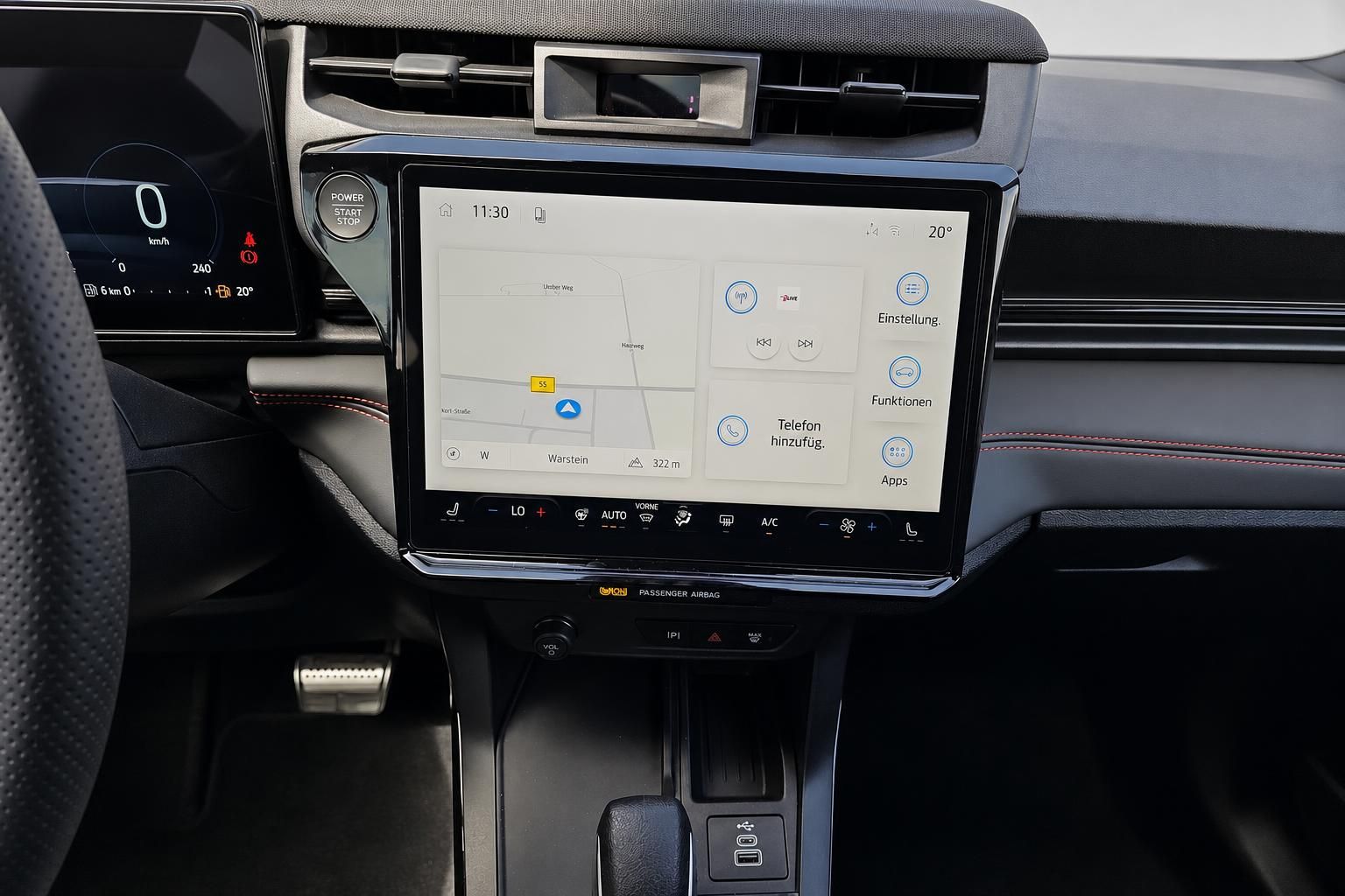 Touchscreen Navigationssystem im Ford Puma Cockpit