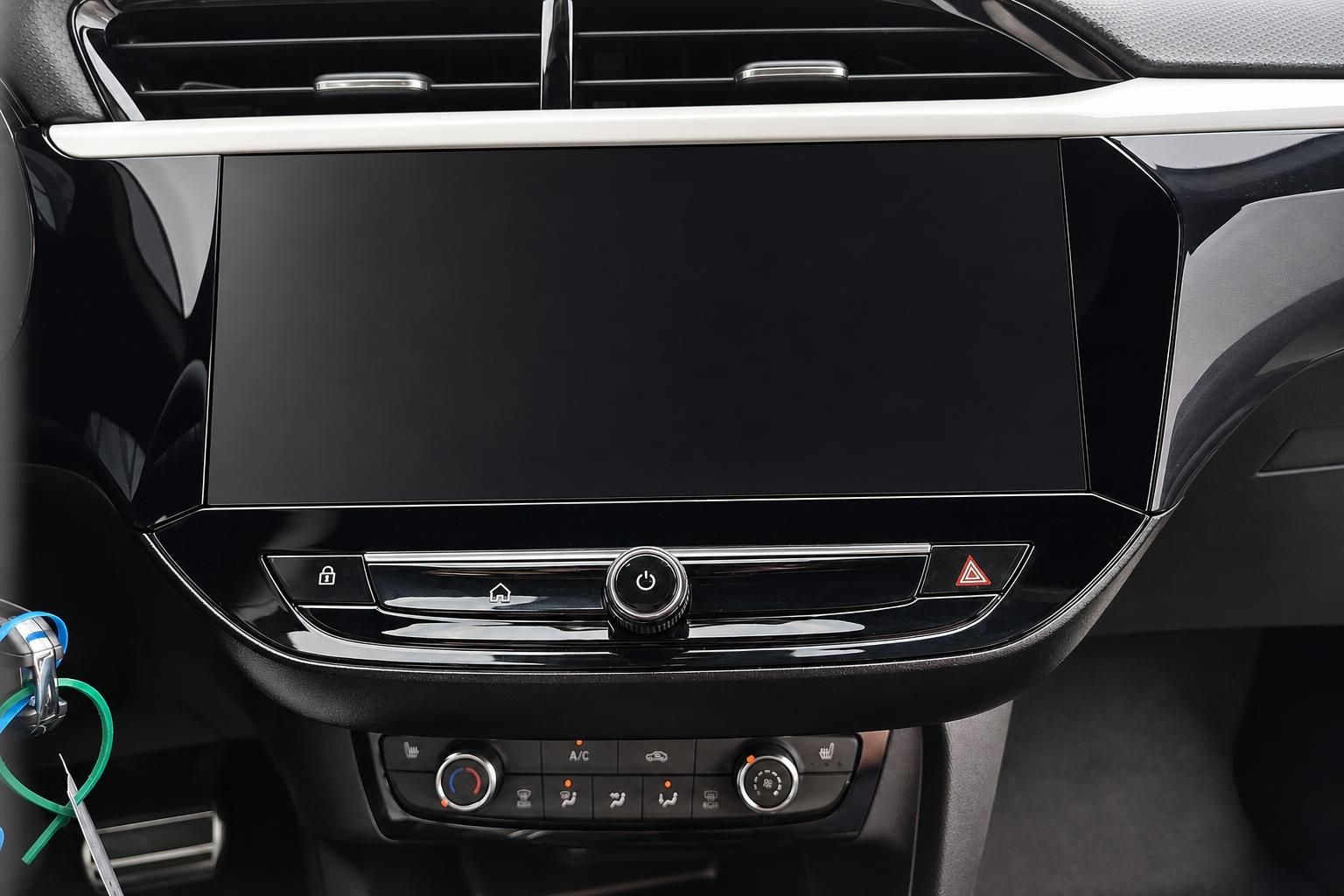 Opel Corsa Infotainment-Display und Klimabedienung im Detail