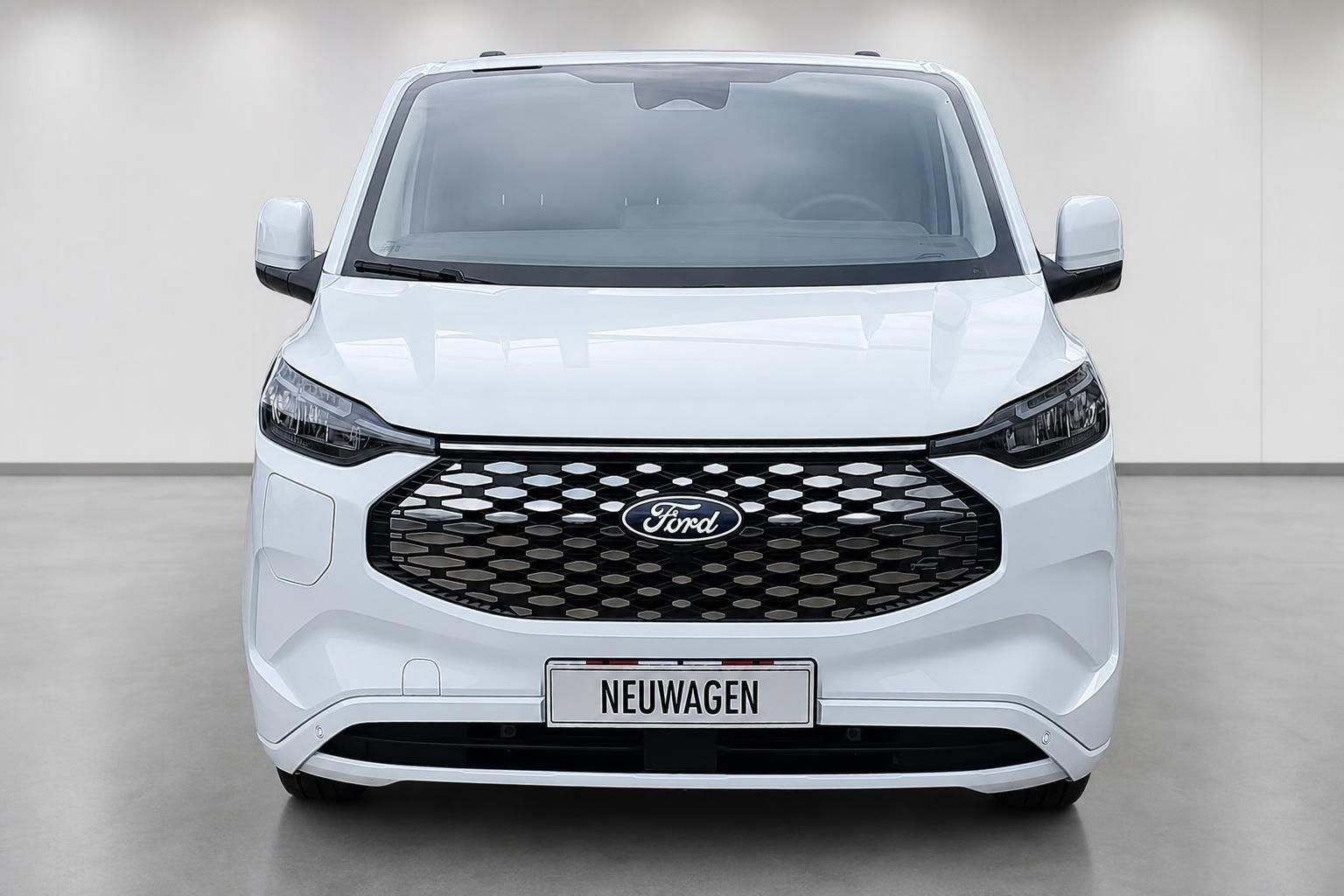 Ford Transit Custom weiß Frontansicht mit Kühlergrill und Logo