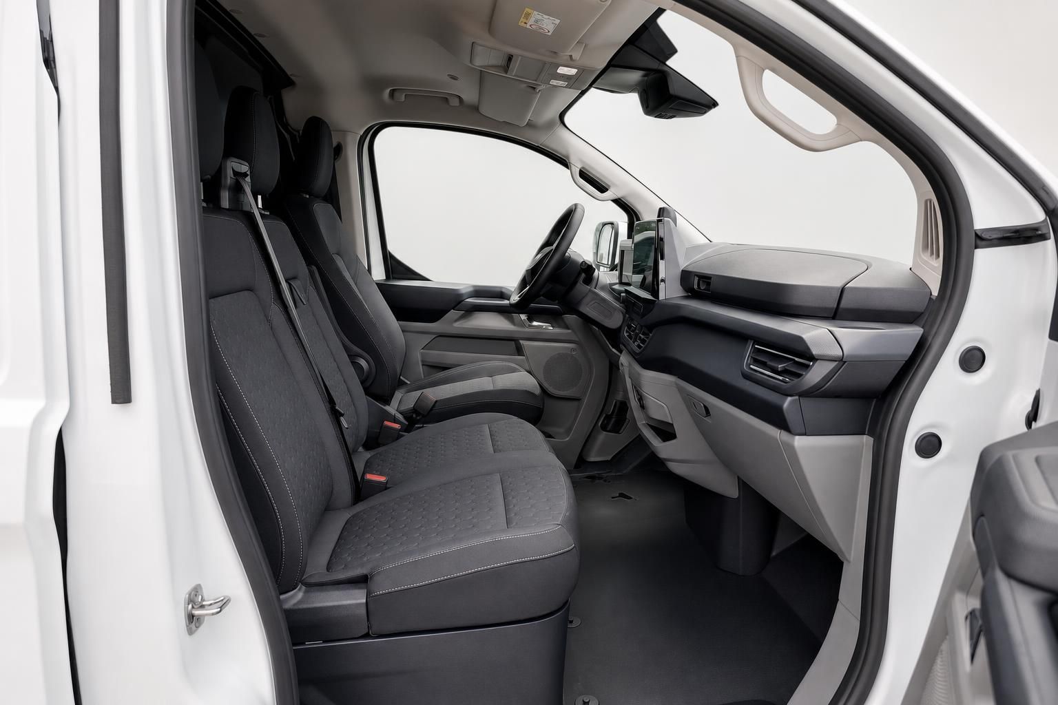 Ford Transit Custom Innenraum mit Blick auf Sitze und Armaturenbrett
