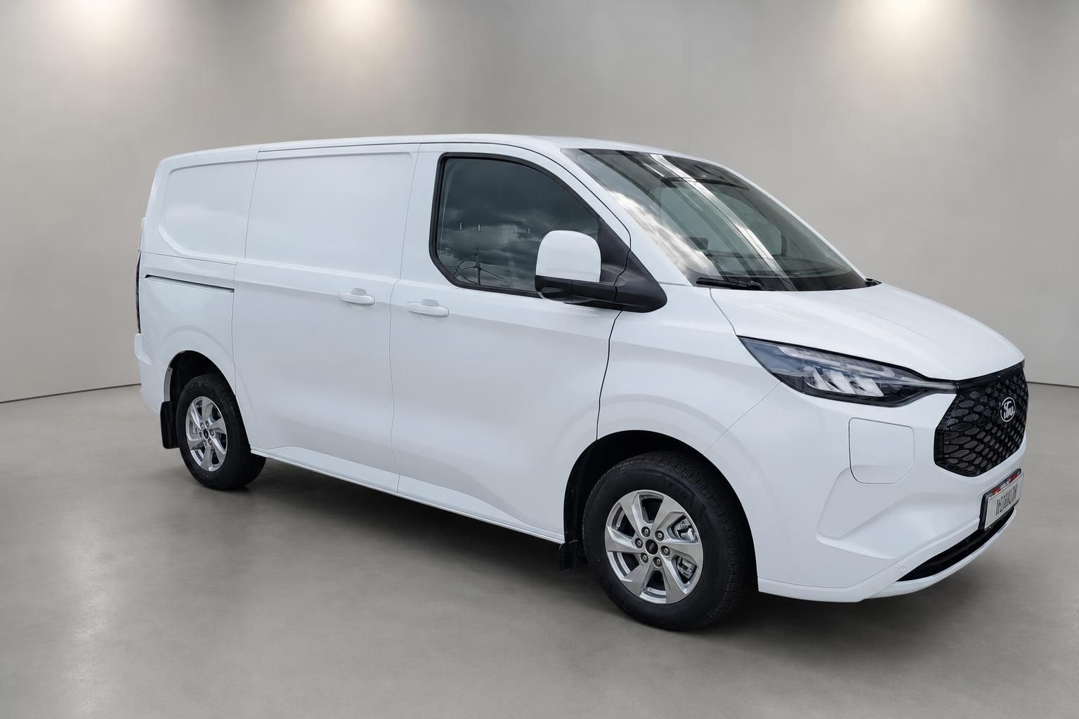 Ford Transit Custom weiß, seitliche Frontperspektive