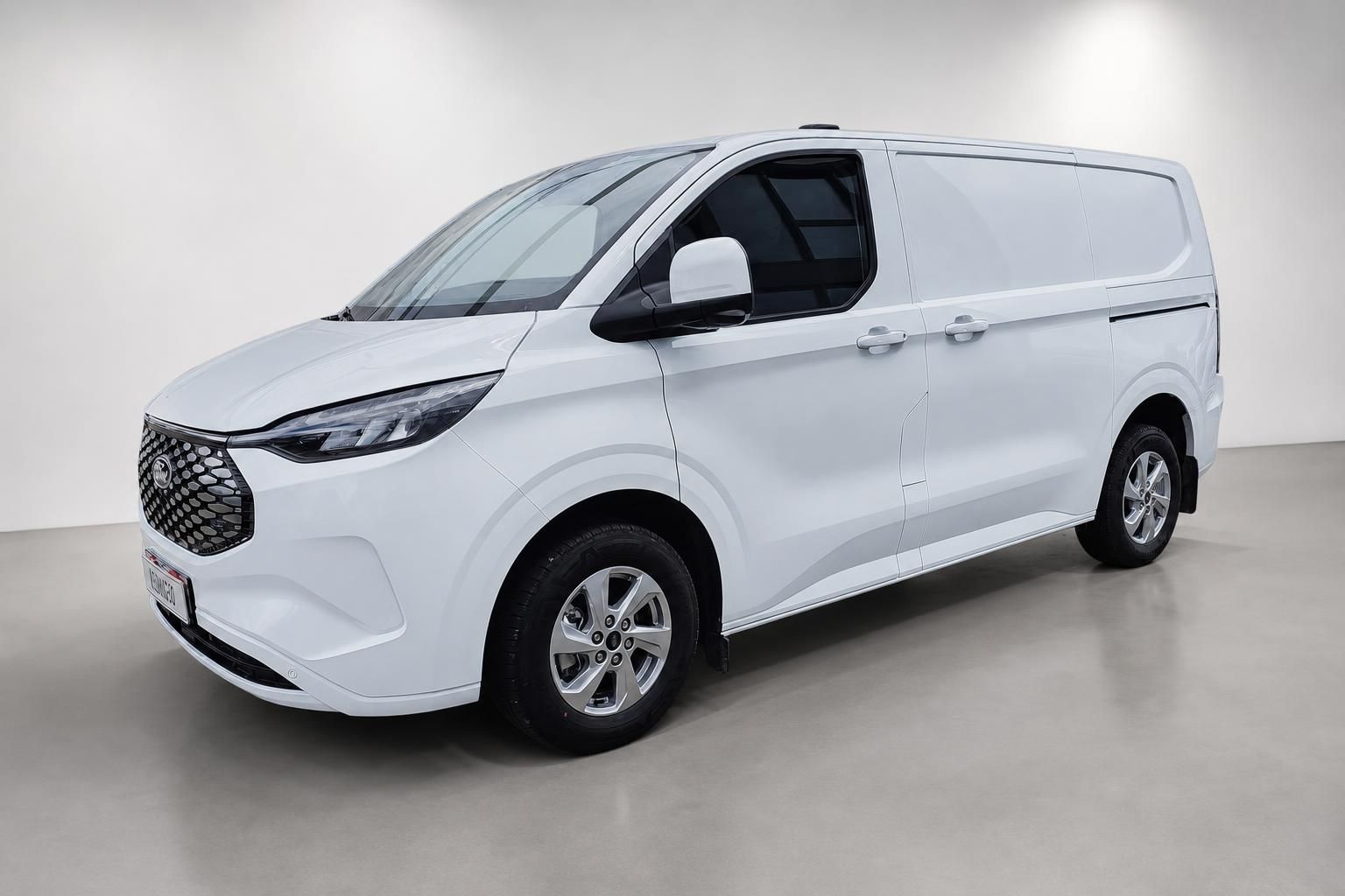 Ford Transit Custom weiß, Frontansicht schräg von vorne