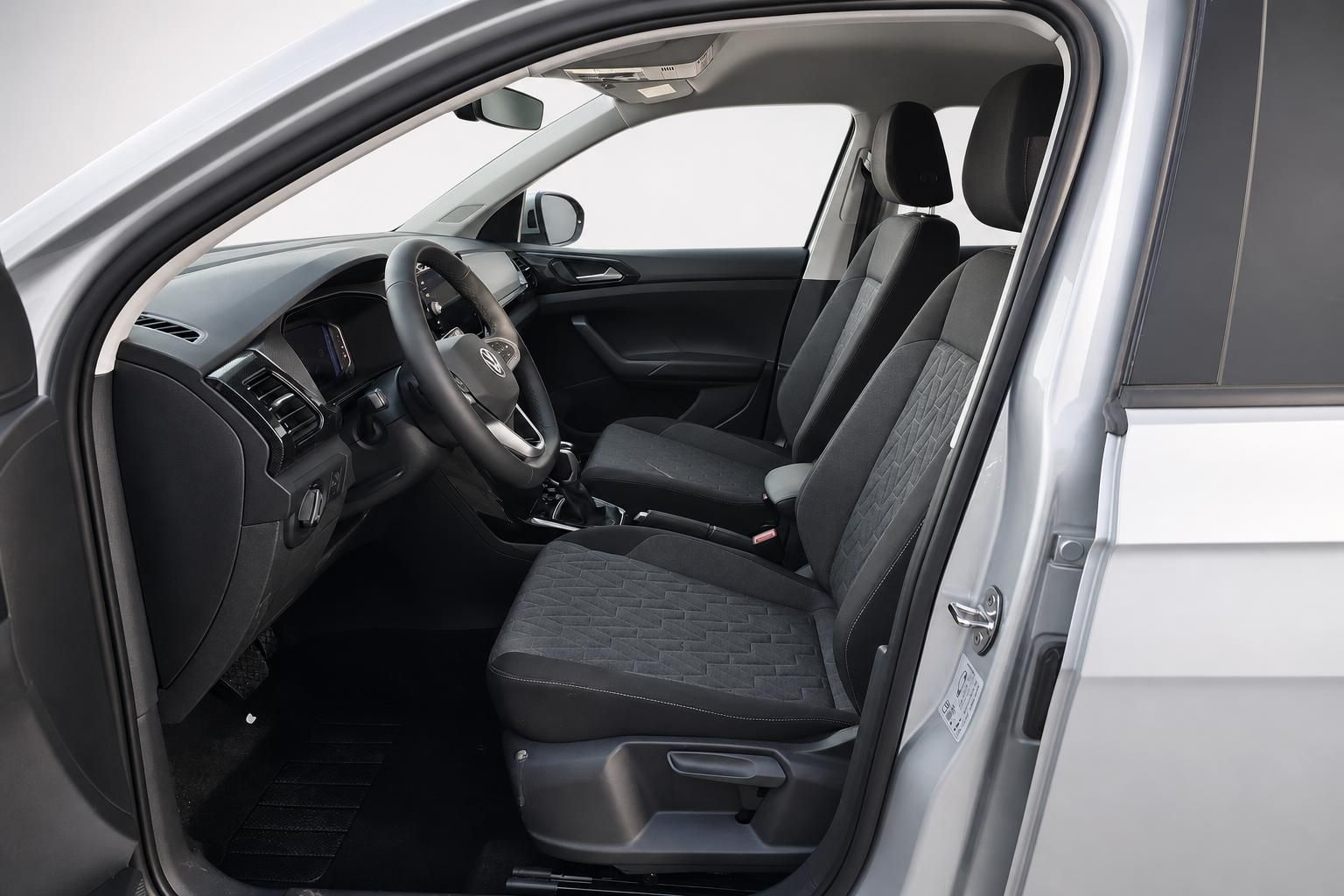VW Interieur Cockpit und Vordersitze Fahrerseite Detail