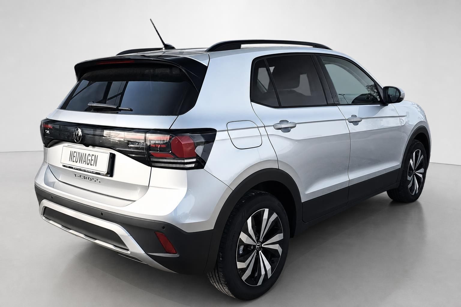 VW T-Cross silber Heckansicht Neuwagen SUV Studio