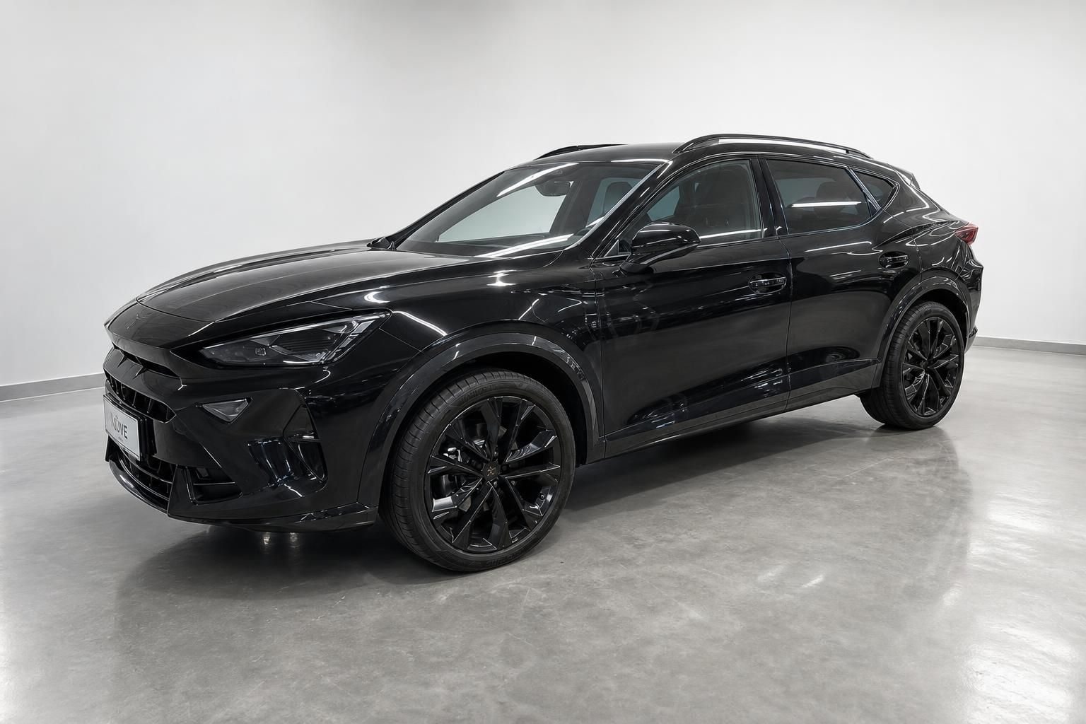Cupra Formentor schwarz SUV Seitenansicht Studio