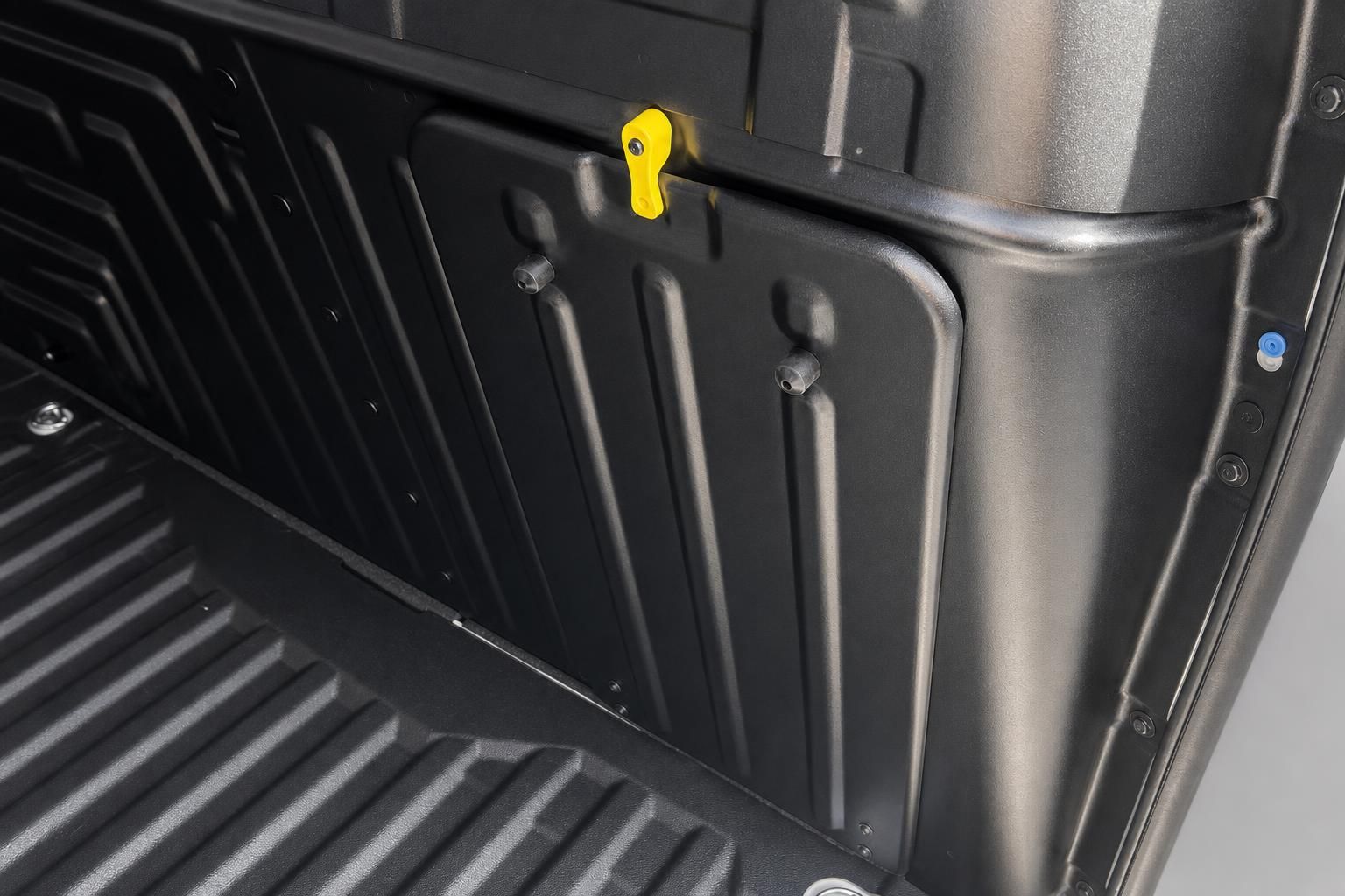 Detailansicht Laderaumverkleidung im Opel Combo Kastenwagen