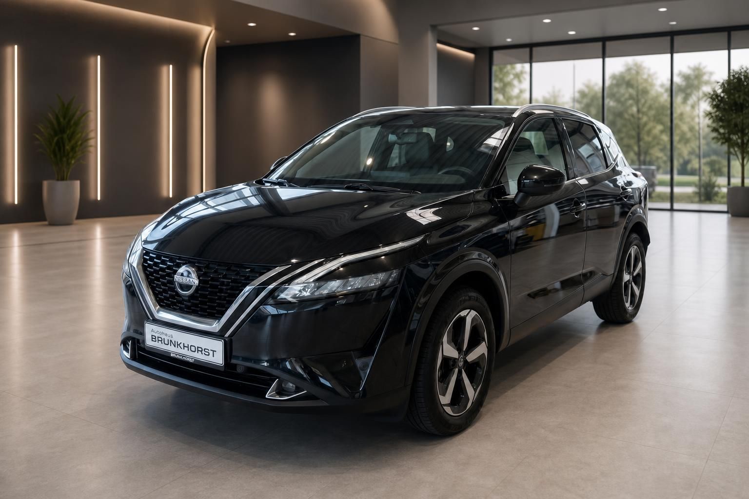 Nissan Qashqai schwarz im Autohaus Brunkhorst Showroom - Seitenperspektive des SUV