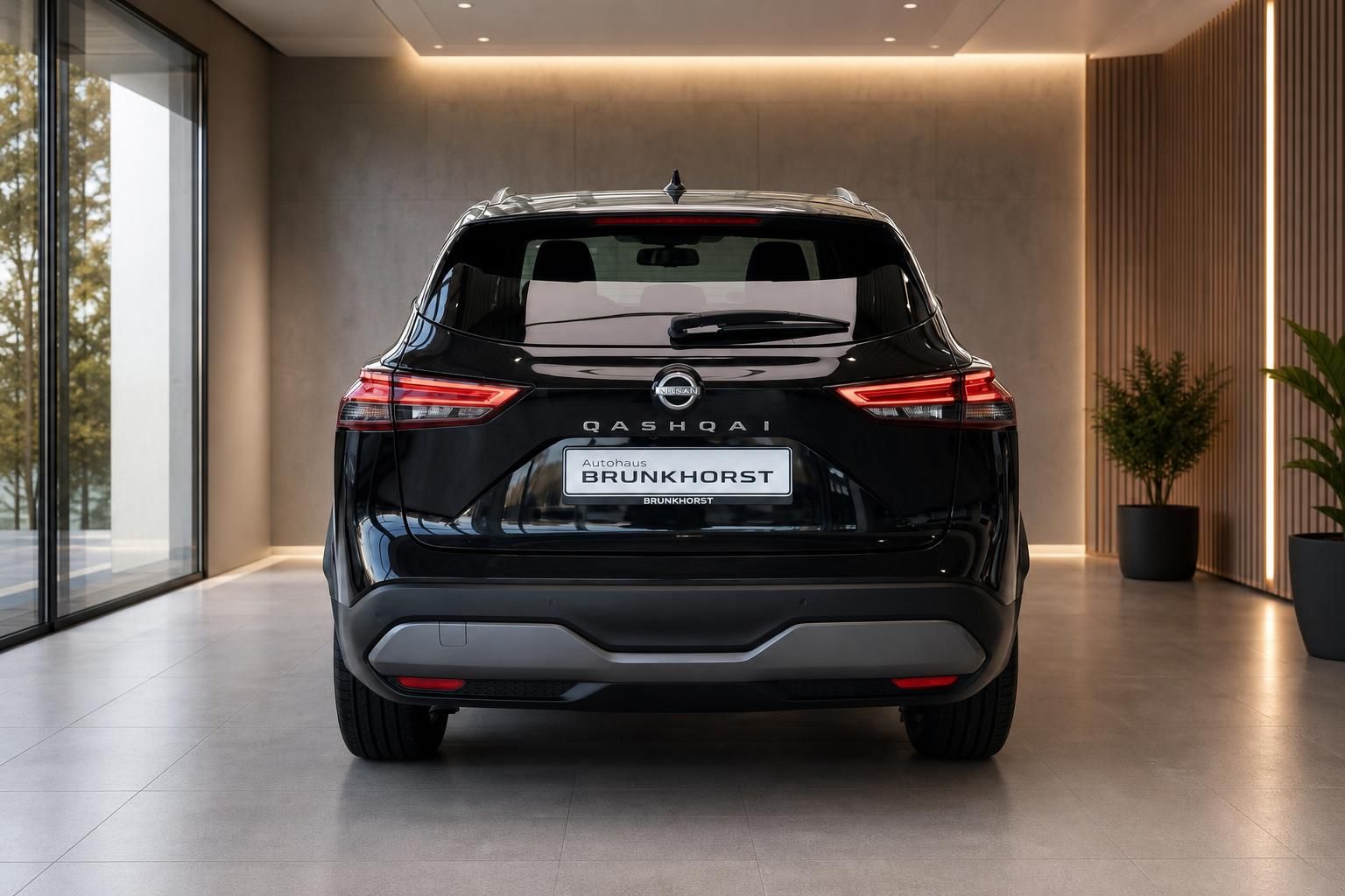 Nissan Qashqai schwarz Heckansicht im Autohaus Brunkhorst - moderne LED-Rückleuchten