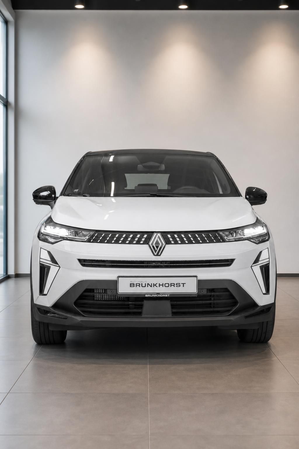 Renault SUV weiss Frontansicht im Autohaus Brunkhorst