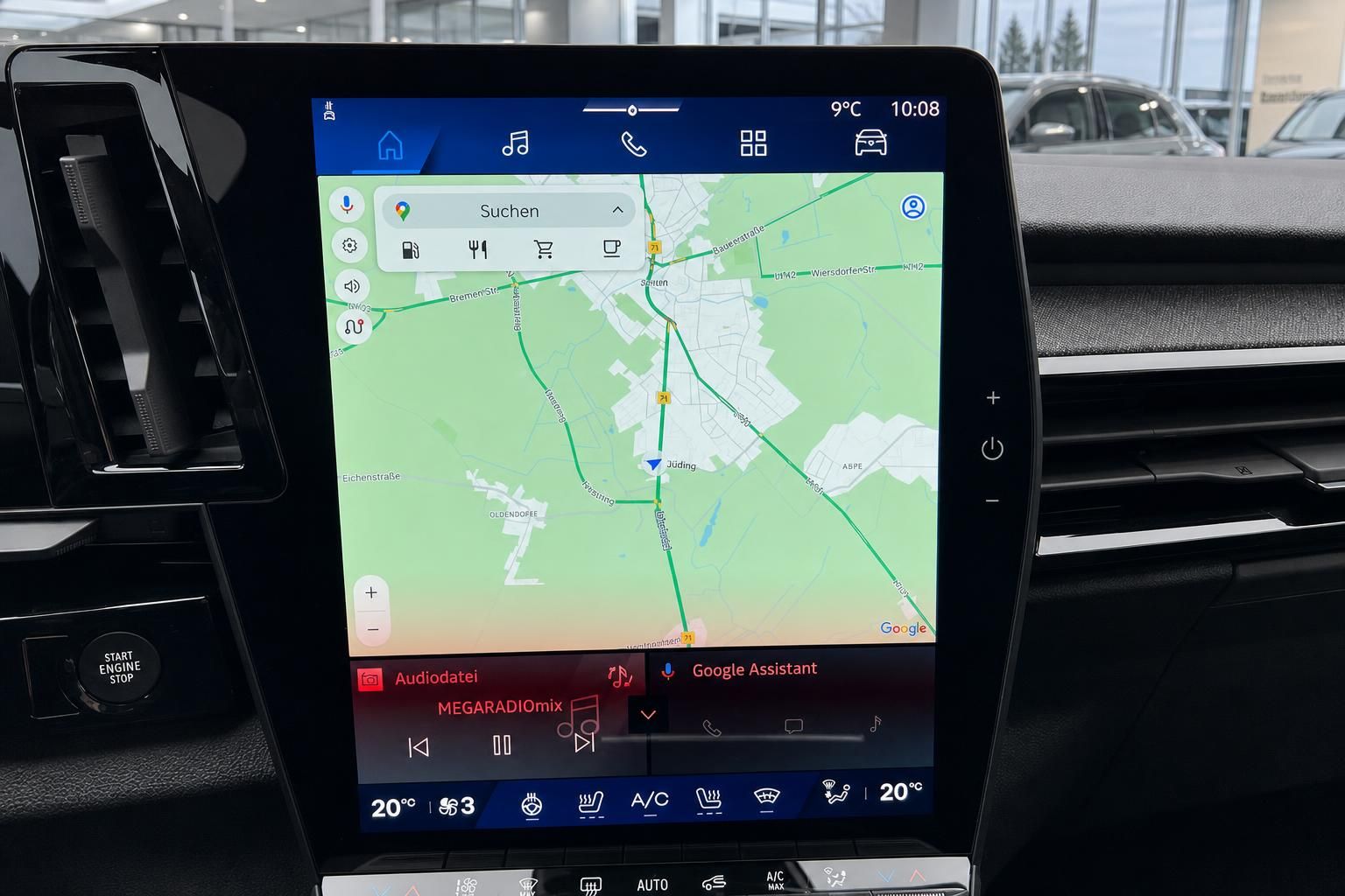 Renault Infotainment-Display mit Google Maps Navigation und Klimasteuerung