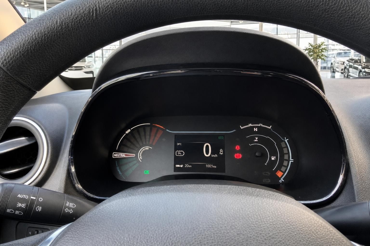 Dacia Tachometer Digitalanzeige mit Batterieanzeige und Kontrollleuchten