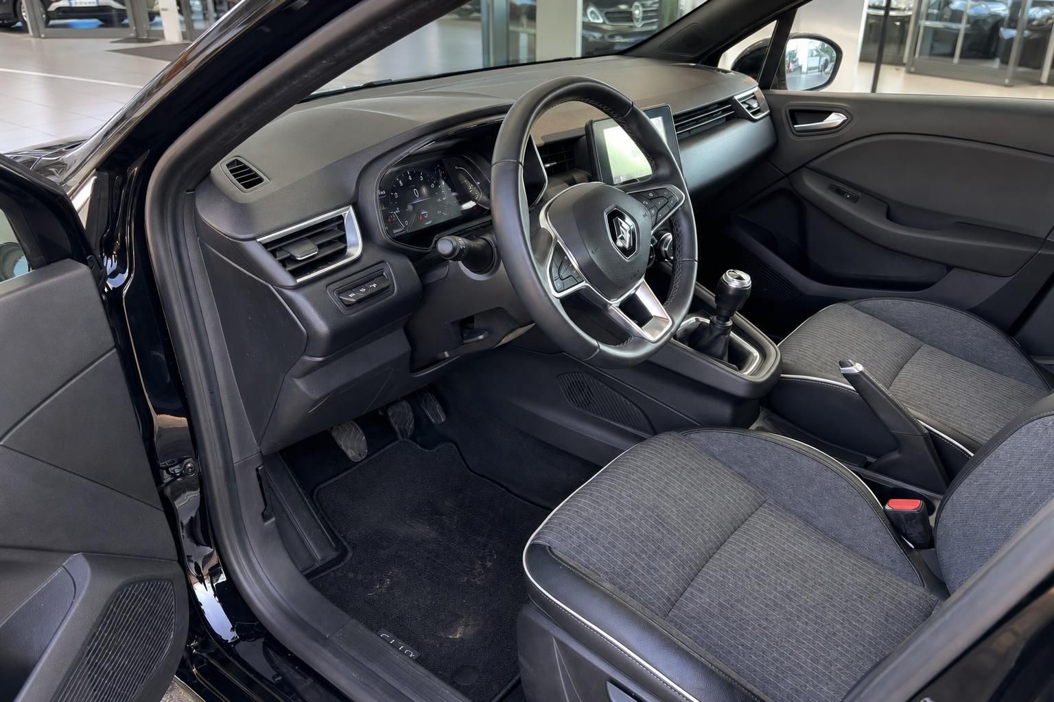Renault Clio Innenraum - Komplette Fahrgastzelle mit Sitzen, Lenkrad und Armaturenbrett