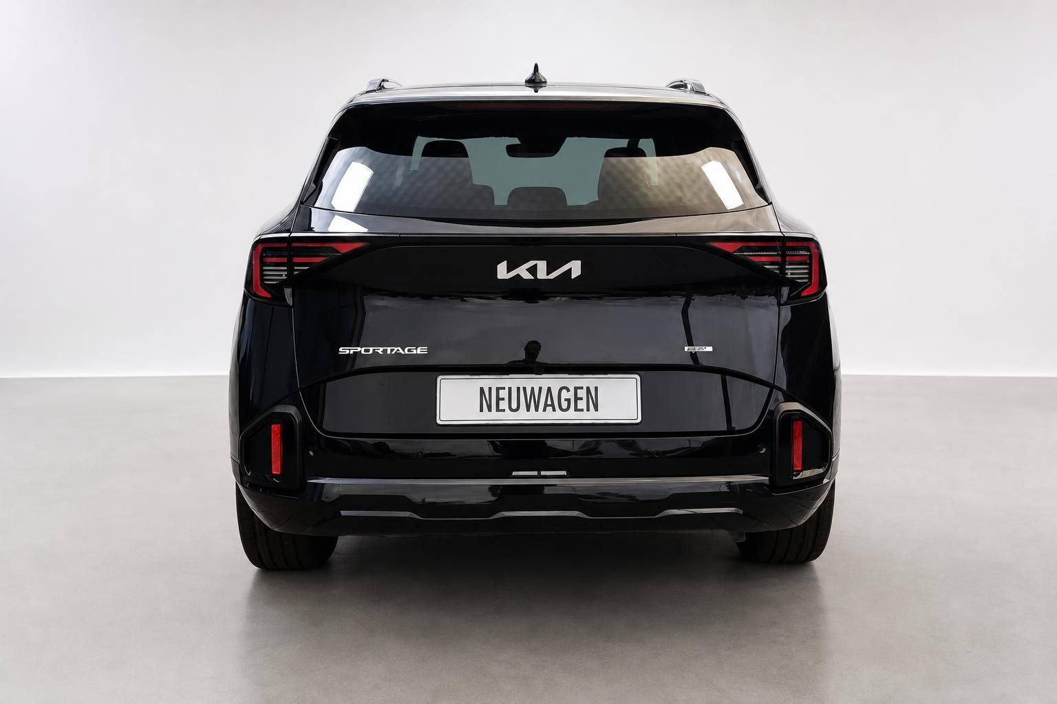 Kia Sportage schwarz Heckansicht Neuwagen im Studio