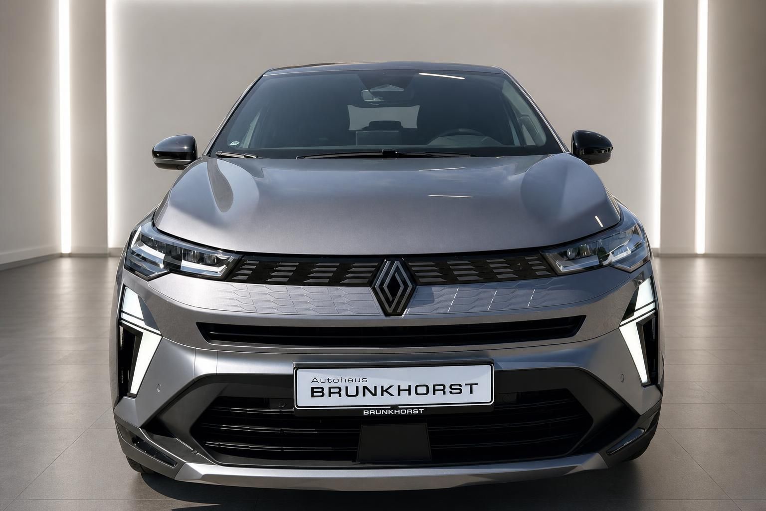 Renault Symbioz in Grau, Frontansicht im Autohaus Brunkhorst
