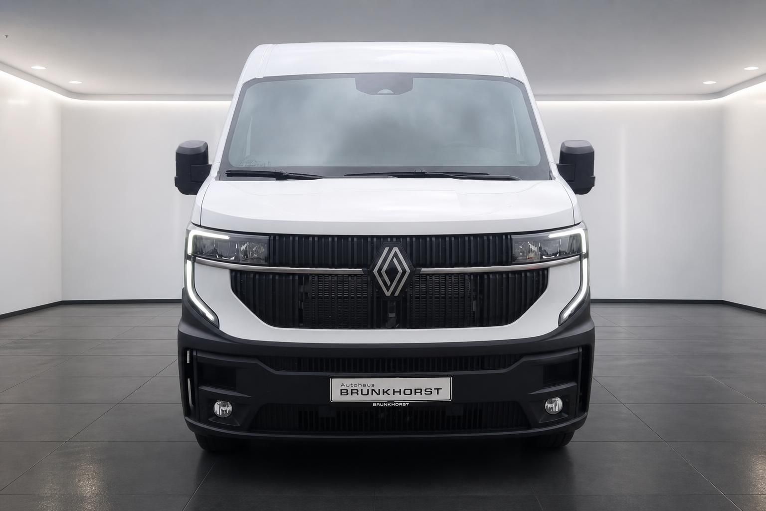 Renault Master weiß, Frontansicht mit Kühlergrill und Scheinwerfern