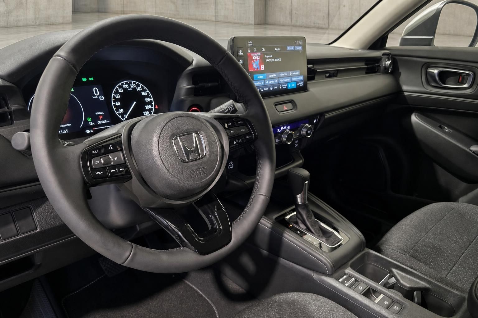 Honda HR-V Innenraum, Cockpit mit Lenkrad und Digitaltacho