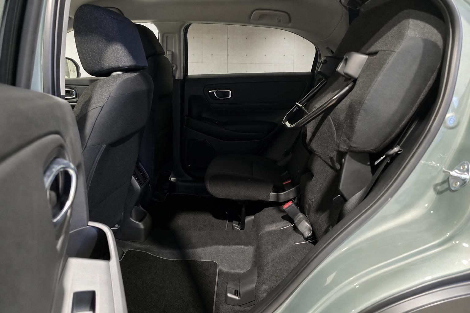 Rückbank und Kofferraumbereich eines Honda mit umgeklapptem Sitz