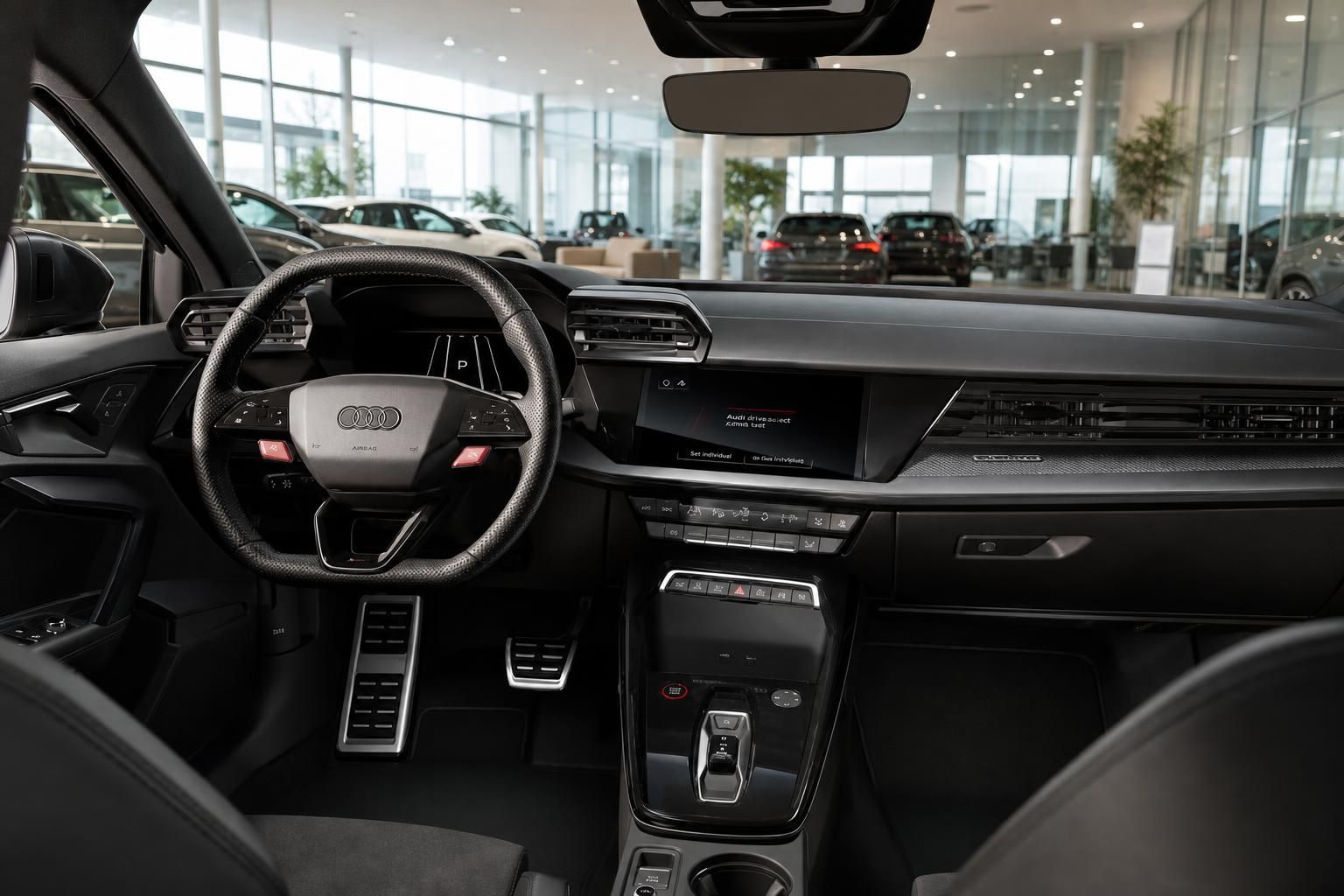 Audi RS3 Innenraum mit Cockpit, Lenkrad und Multimedia-Display