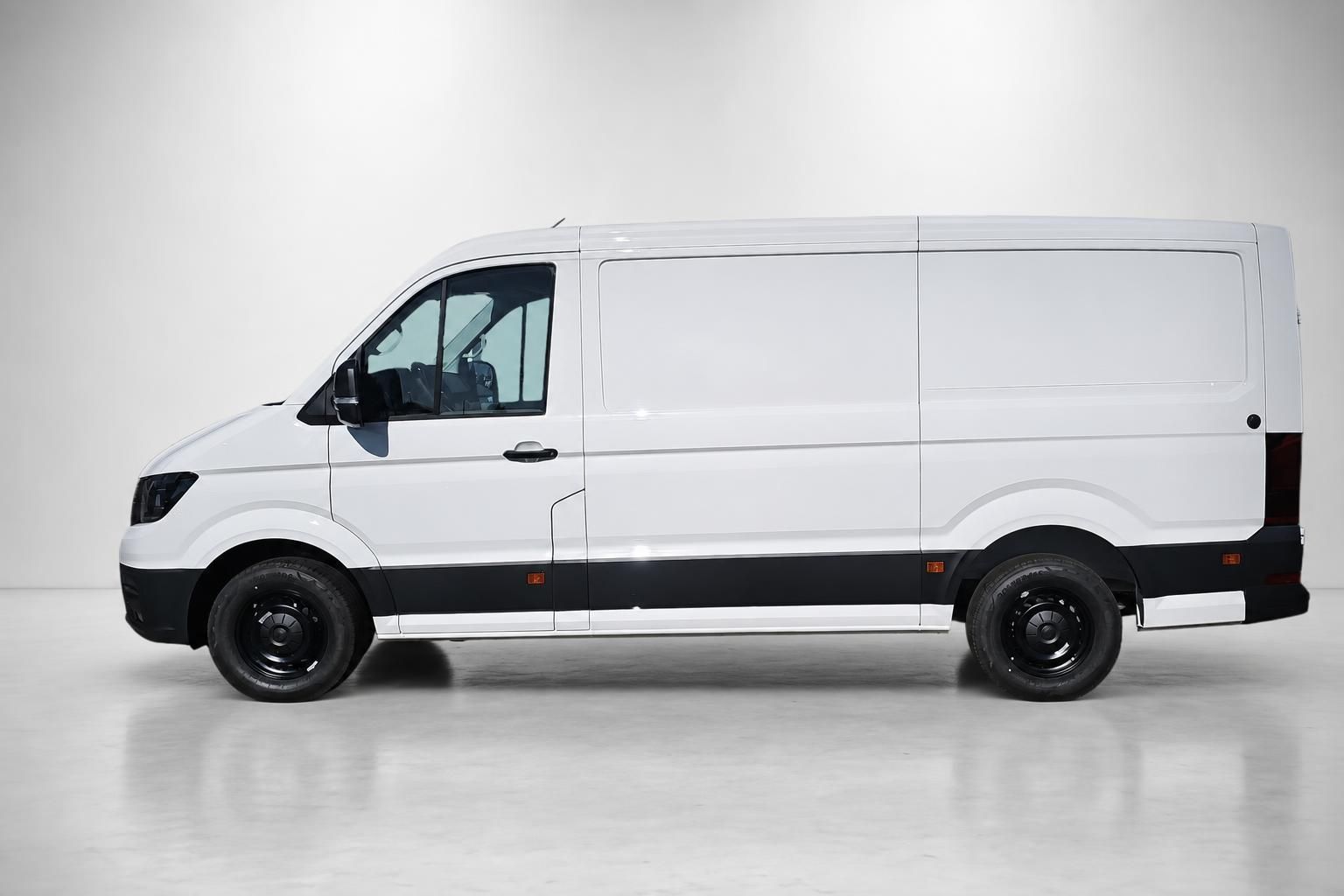 VW Crafter Transporter weiß Seitenansicht komplett
