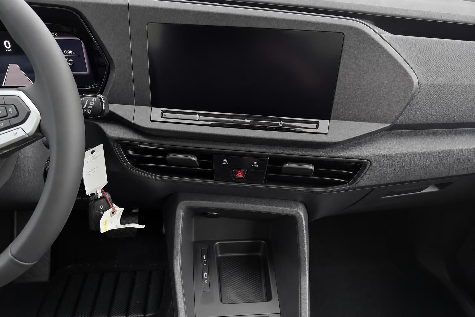 VW Caddy Mittelkonsole mit Touchscreen und Bedienelementen