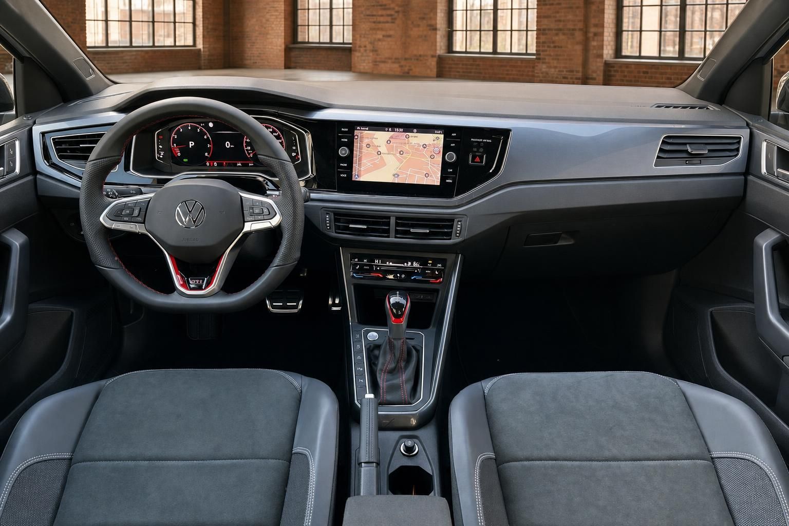 VW Polo GTI Cockpit mit Navigationssystem und Schaltgetriebe