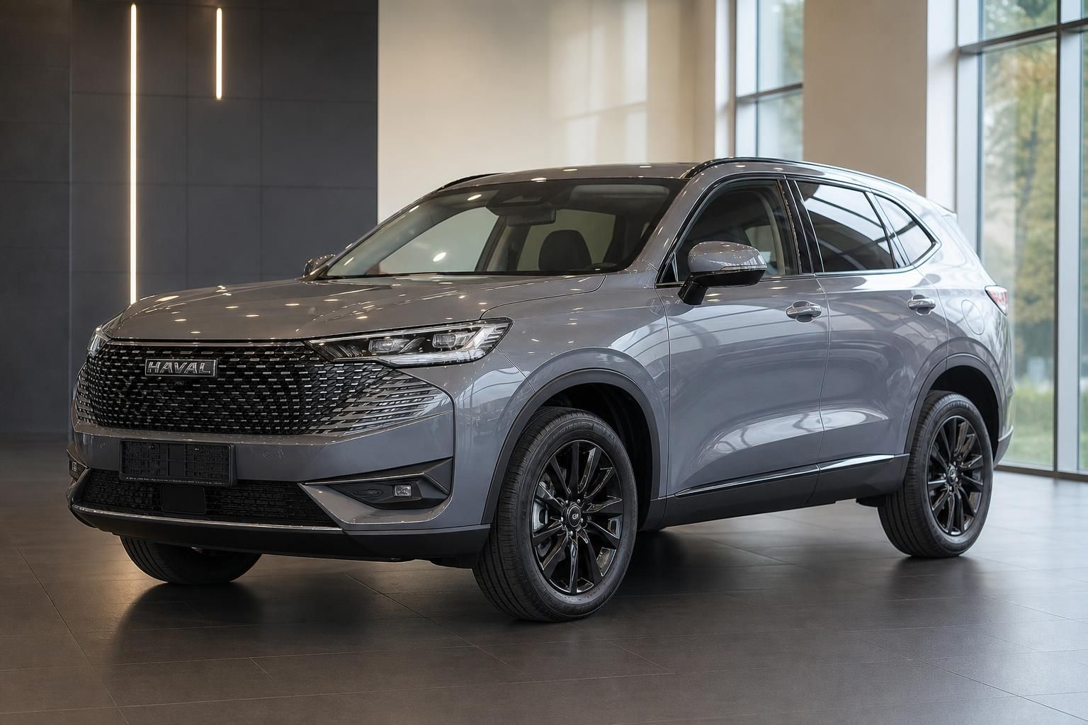 Haval H6 SUV in grau, seitliche Dreiviertel-Ansicht im eleganten Showroom
