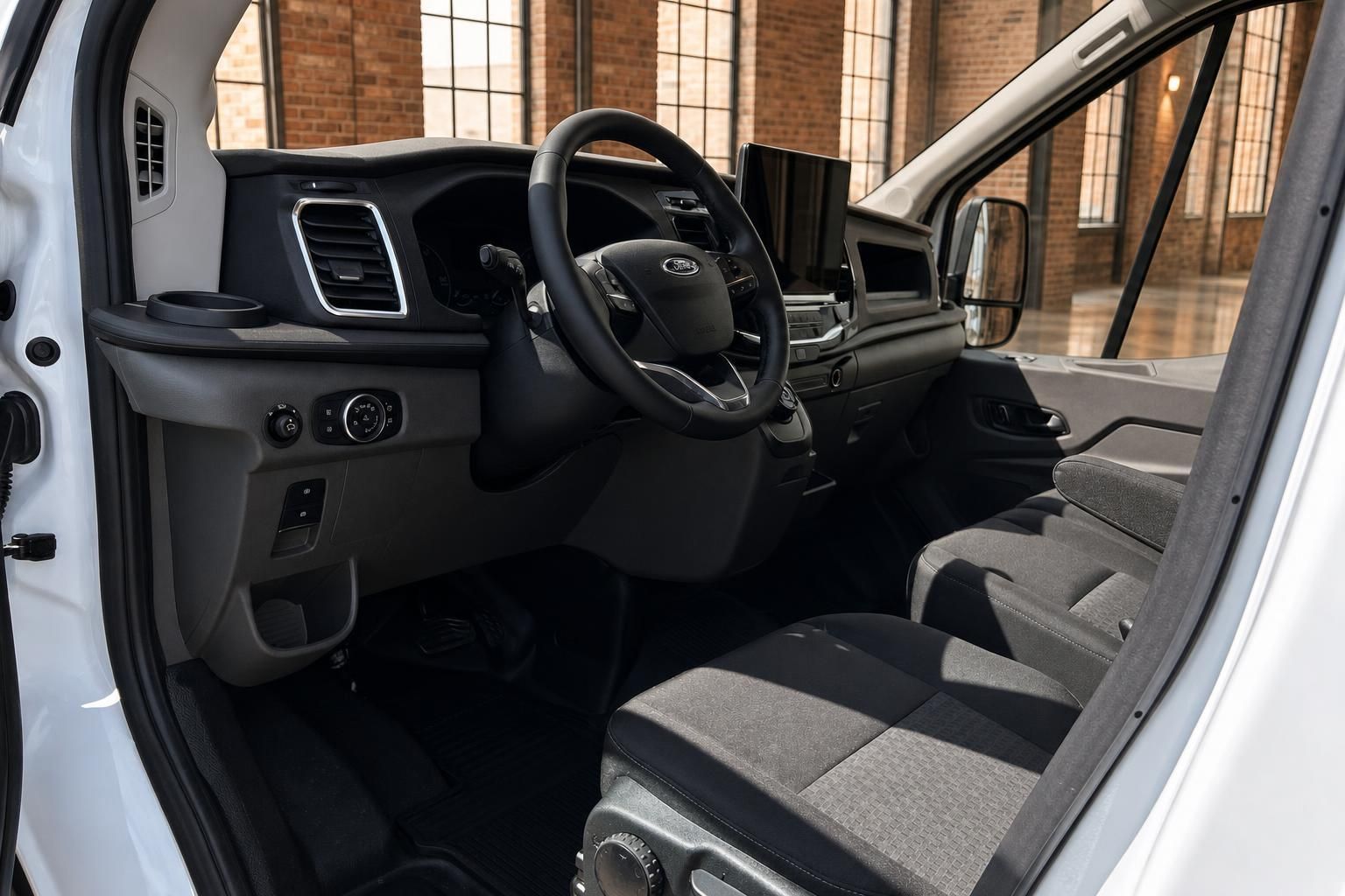 Ford Transit Innenraum Cockpit mit Lenkrad und Fahrersitz