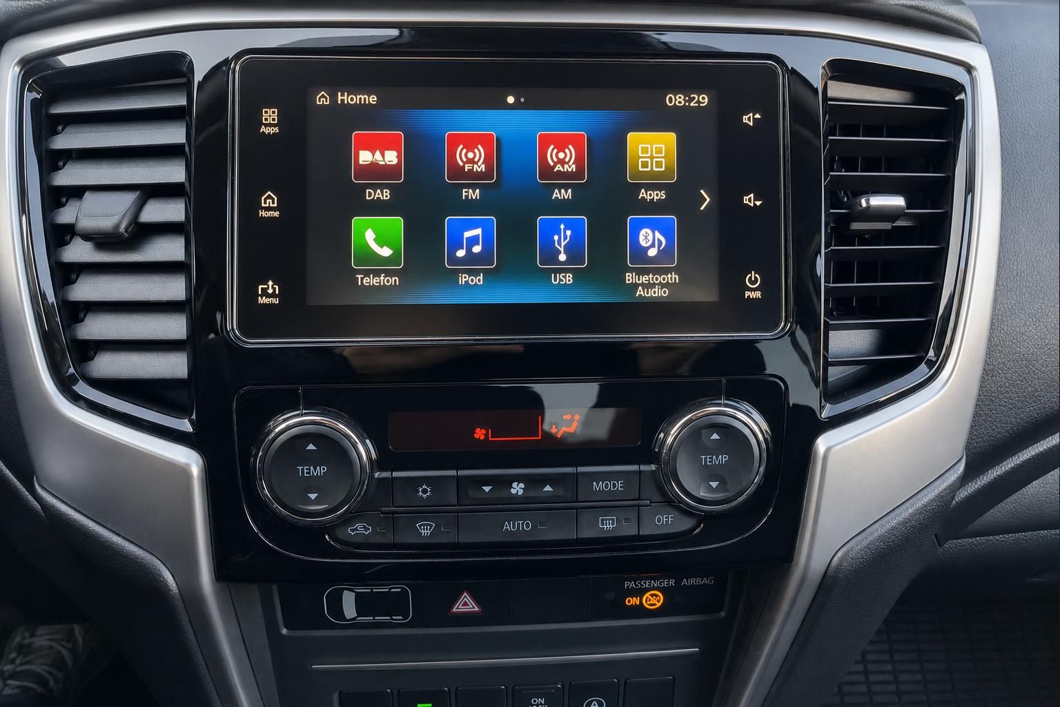 Fahrzeug Infotainment-System mit Touchscreen, DAB Radio, Telefon und Klimaautomatik Bedienfeld