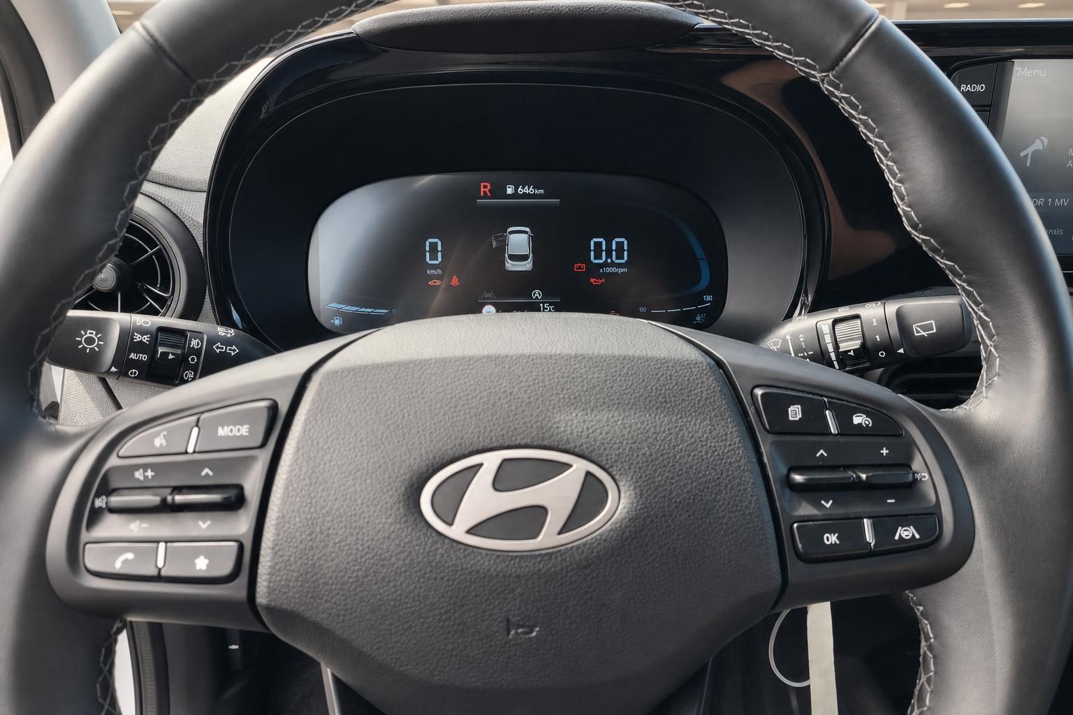 Hyundai i10 Lenkrad mit Tacho und Bordcomputer Anzeige