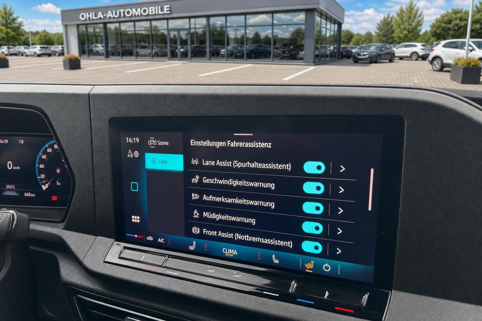 VW Cockpit-Display mit Lane Assist und Fahrerassistenzsystemen