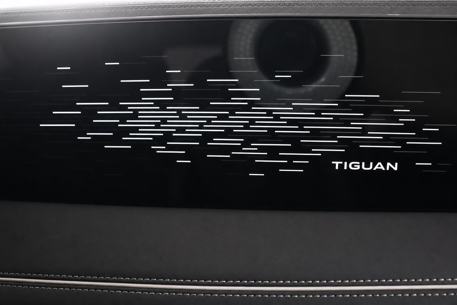 VW Tiguan Ambientebeleuchtung mit Modellschriftzug im Innenraum