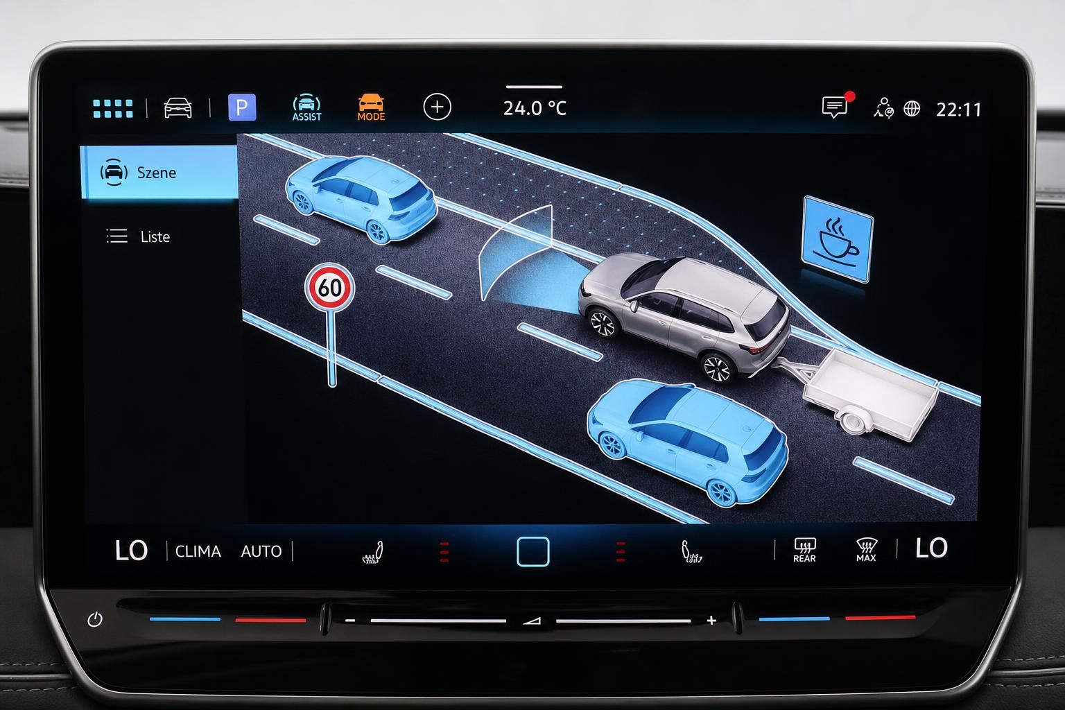 Infotainment-Display zeigt Fahrassistenzsysteme und Verkehrssituation im VW