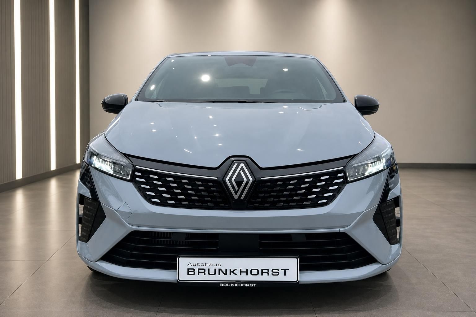 Renault Clio silber Frontansicht LED Scheinwerfer Kühlergrill Renault Logo Autohaus Brunkhorst
