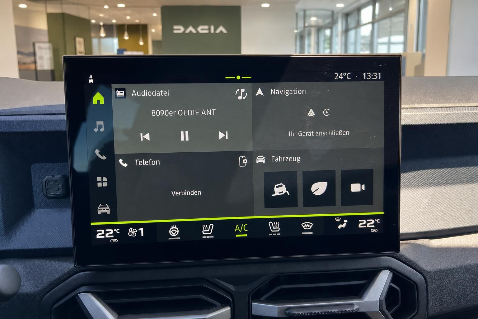 Dacia Infotainment Touchscreen mit Navigation und Telefon