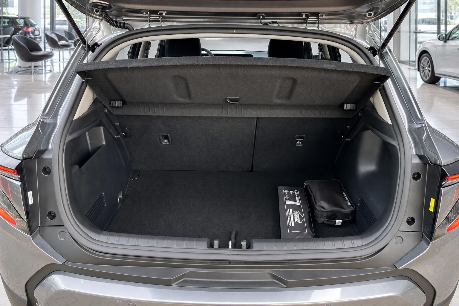 Kia Stonic Kofferraum mit viel Stauraum und Gepaeck