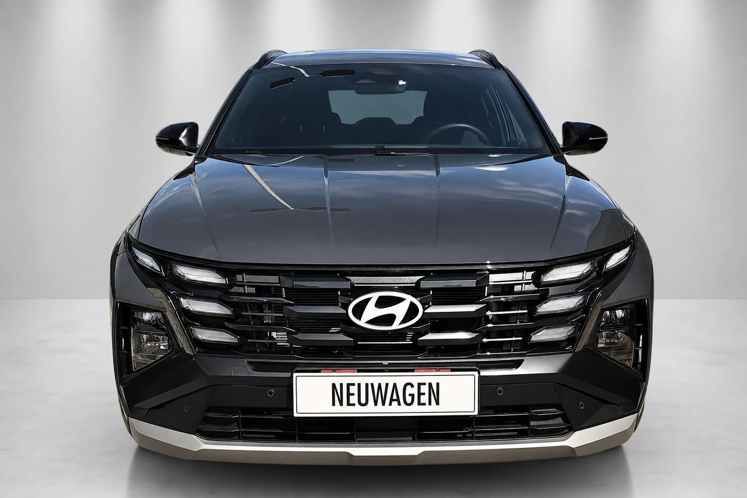 Hyundai Tucson Neuwagen Frontansicht in Schwarz mit markantem Kühlergrill