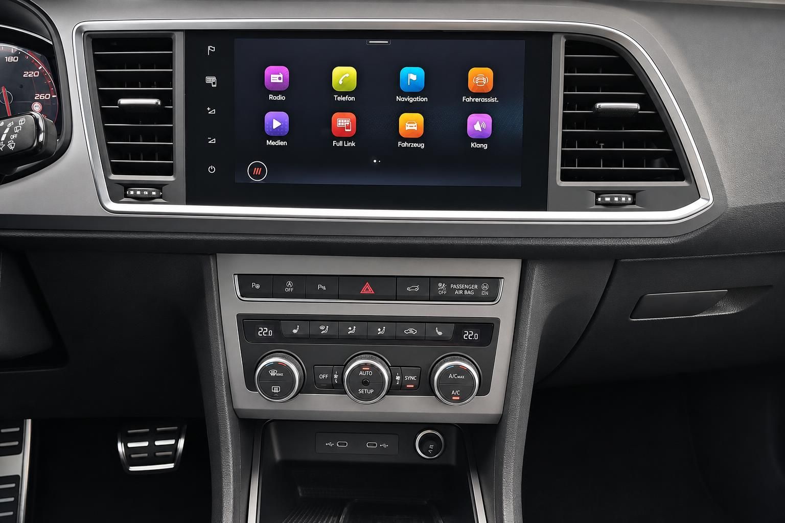 Mittelkonsole SEAT mit Touchscreen, Klimabedienung und USB-Anschlüssen
