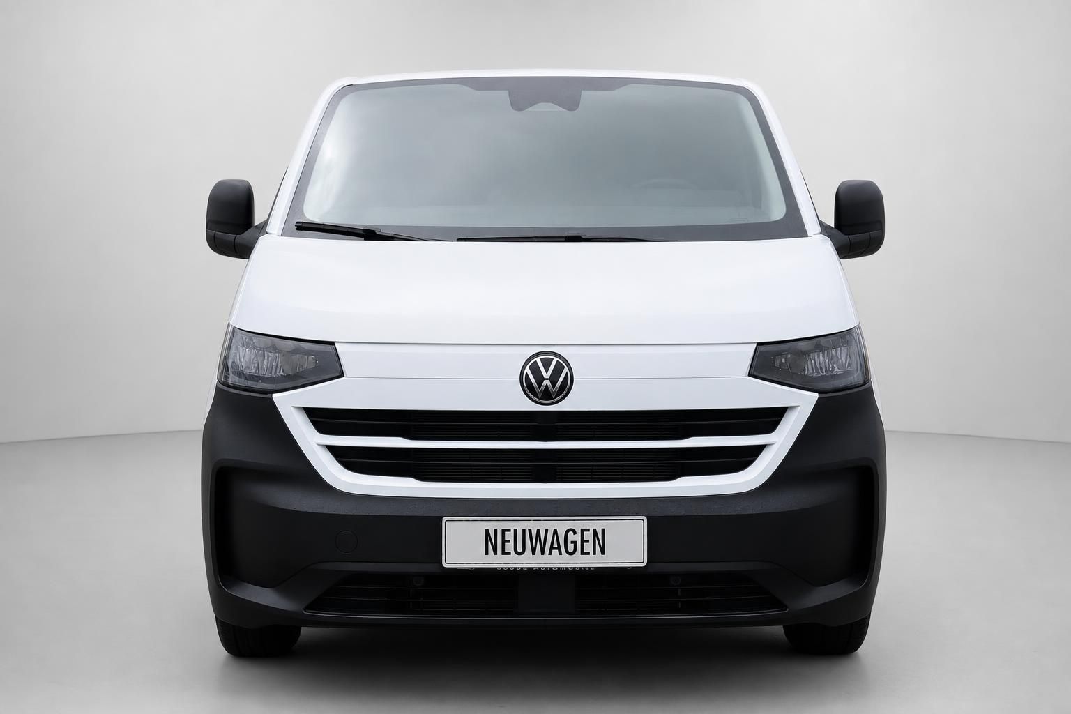 VW Transporter Neuwagen weiß, Frontansicht im Studio