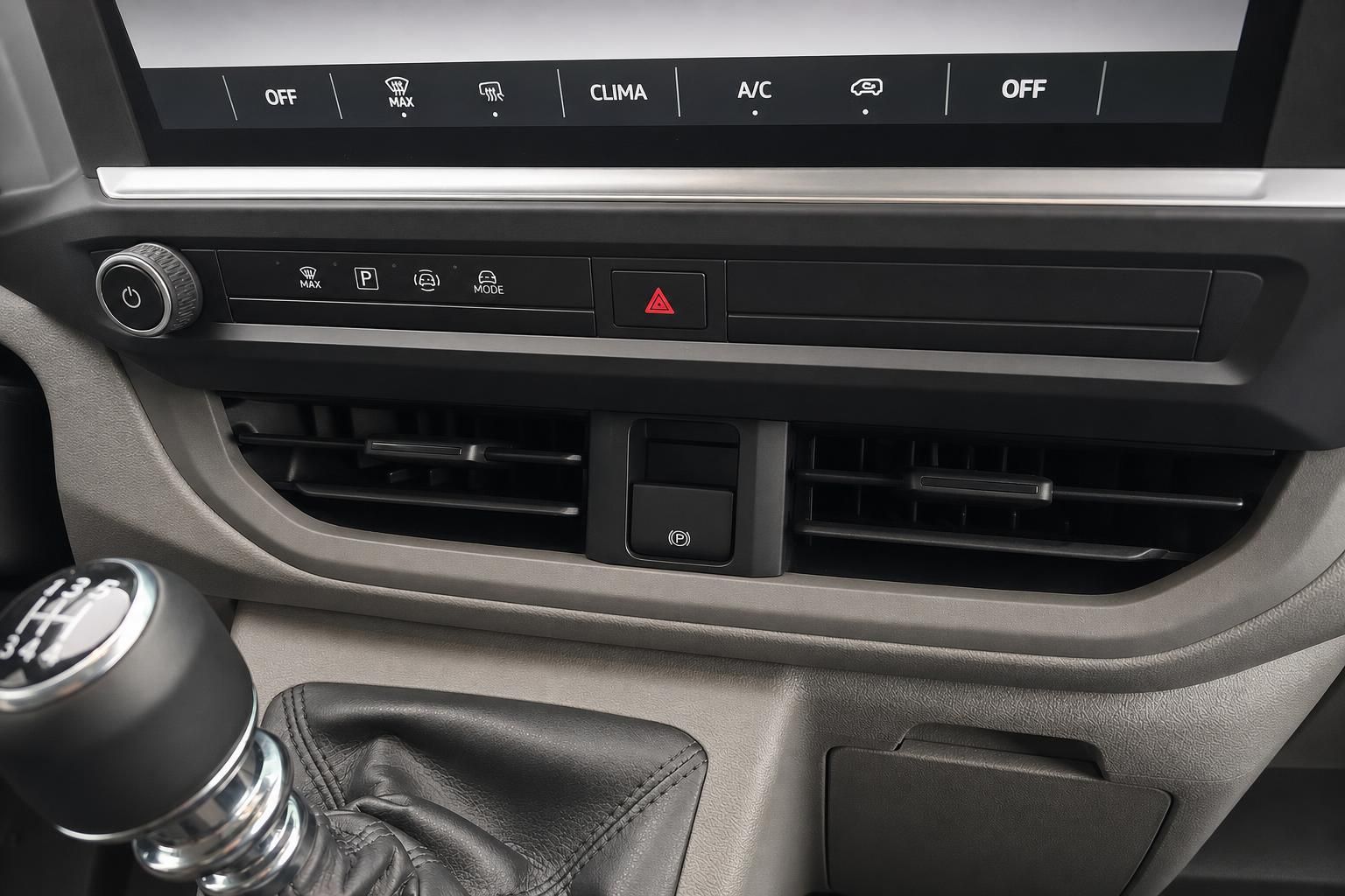 Klimabedienung und Mittelkonsole im VW Transporter Cockpit