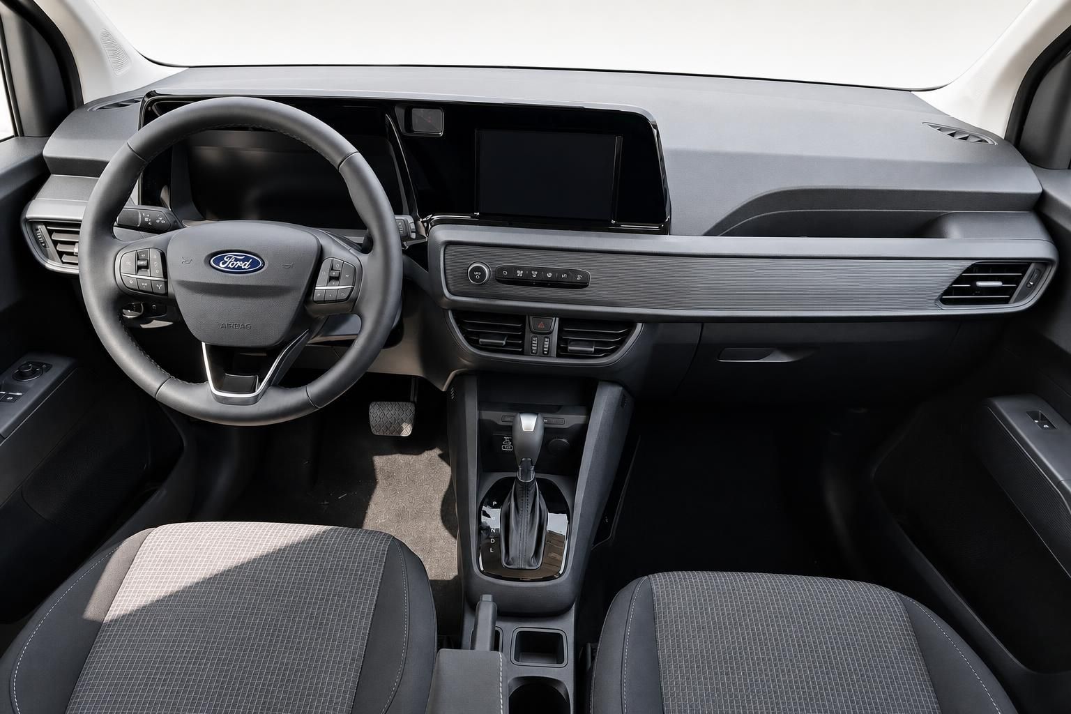 Ford Cockpit Lenkrad und Mittelkonsole mit Automatikgetriebe