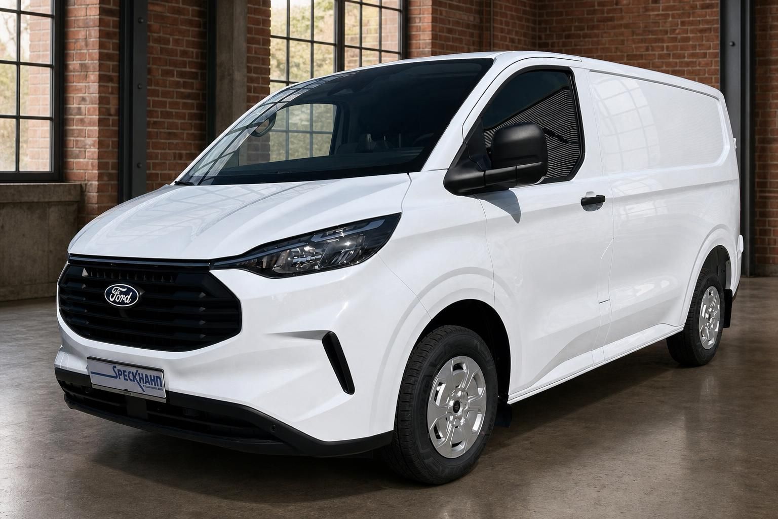 Ford Transit Custom Kastenwagen weiß Frontansicht schräg rechts im Showroom