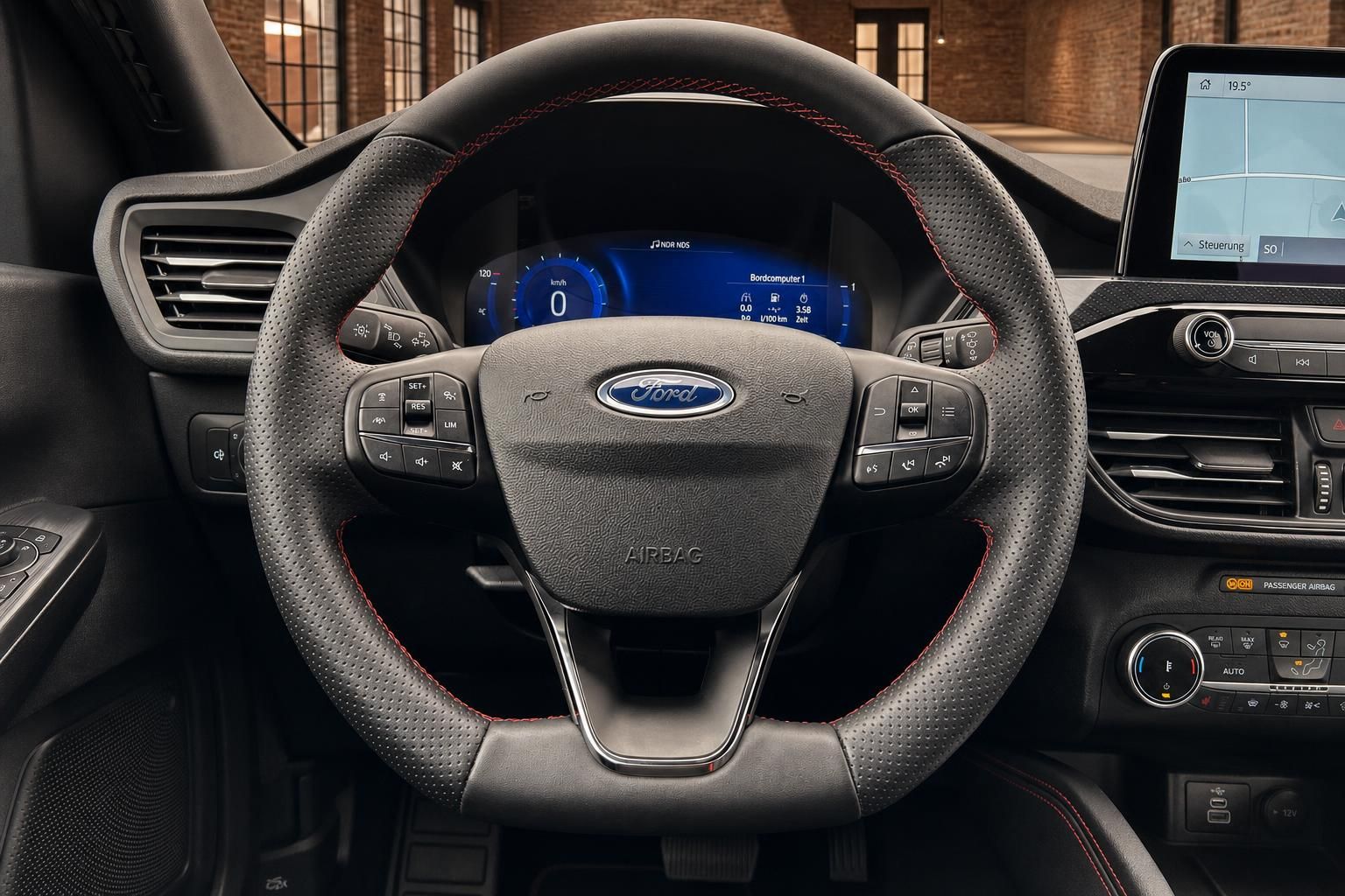 Ford Lenkrad Nahaufnahme mit digitalem Tacho und Bordcomputer