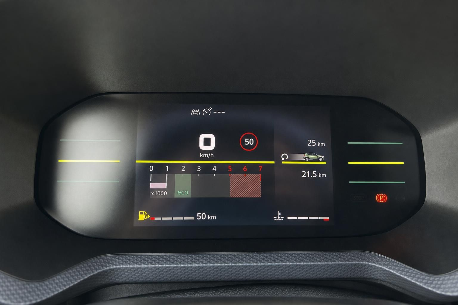 Digitales Kombiinstrument mit Tacho und Anzeigen im Fahrzeugcockpit